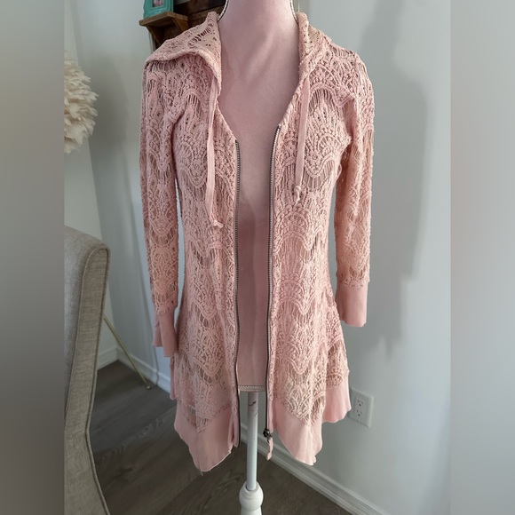 Evy’s Tree beautiful lace hoodie zip top. - Picture 2 of 5